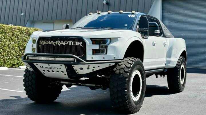 2019 Ford F350 Super Duty Lariat MegaRaptor